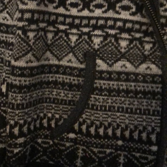 Sherpa winter Hoodie! - Picture 2 of 4